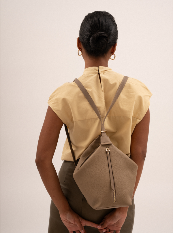 Bob Oré Verto brown bucket bag model convertible leather bag